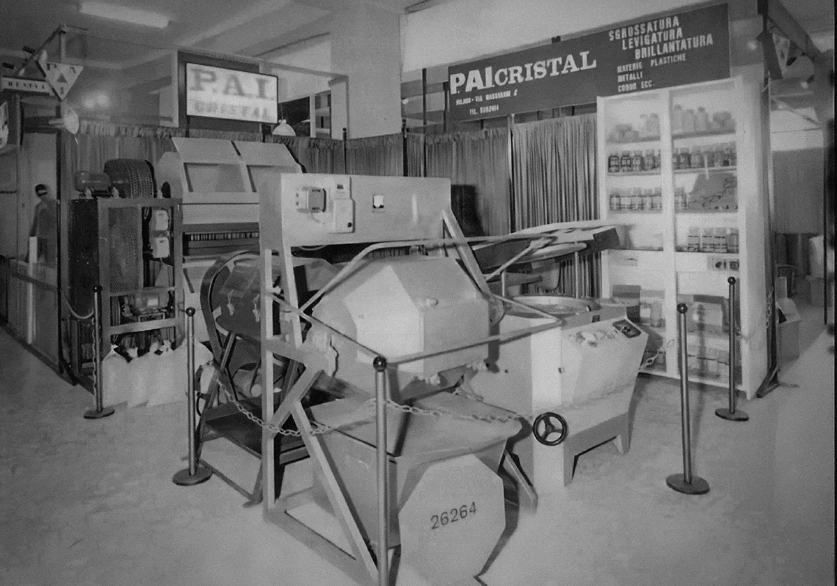 PAICAR Italia:prodotti per la cura dell’auto foto macchinari storici paicristal