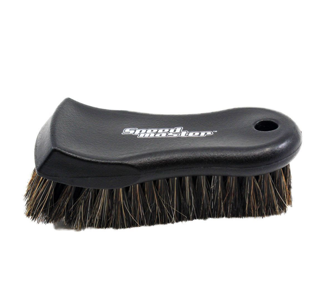 Kerbl Brush&Co Spazzola Ovale Per Cavalli In Crine Naturale Con Dorso In Legno | 13 X 9,5 Cm